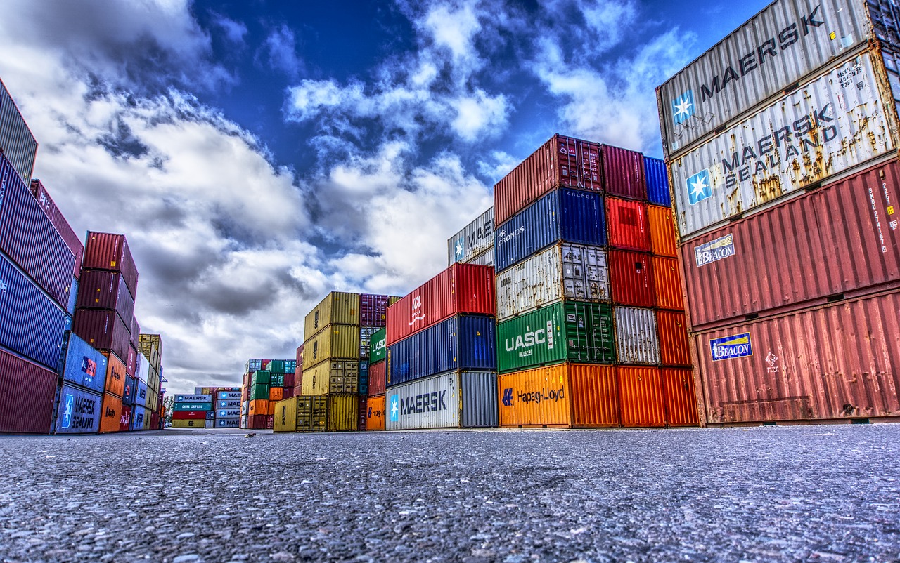 Why You Should Move With A Moving Container